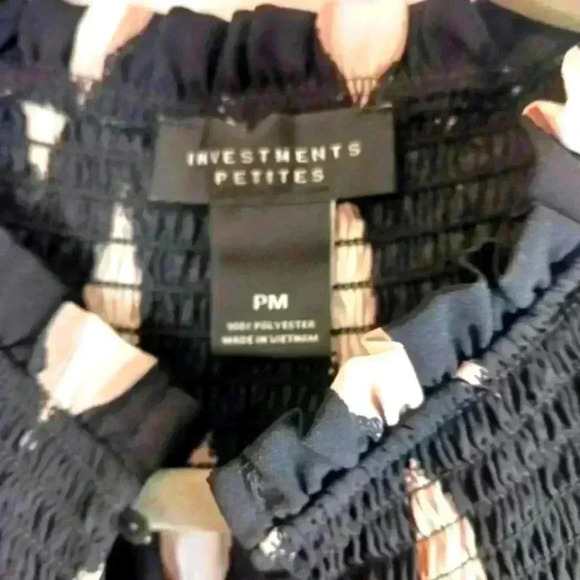 Investments semi sheer black print blouse. Billowy sleeves. - Picture 6 of 9